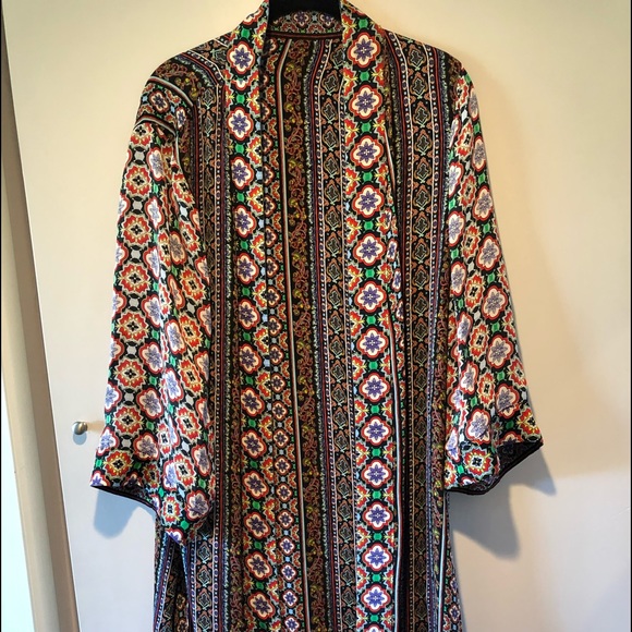 Alice and Olivia reversible Kimono - Picture 5 of 5